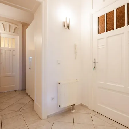 Dora App 03 アパート *